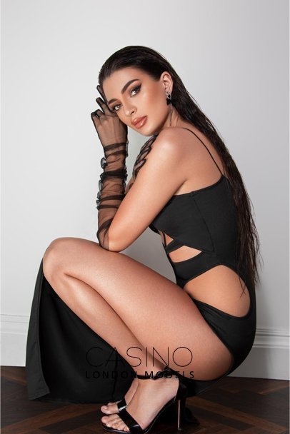 sexy slim open minded escorts CARLA