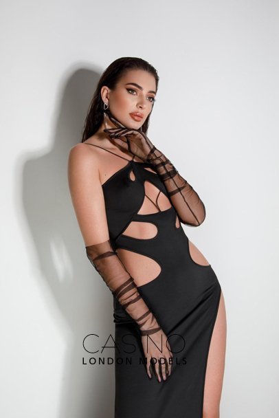 sexy slim open minded escorts CARLA