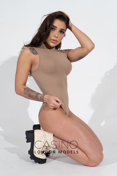elite escorts international petite young busty Andaluzia