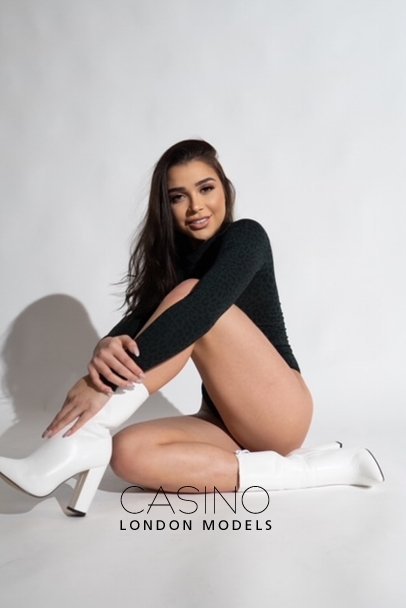 elite escorts international petite young busty Andaluzia